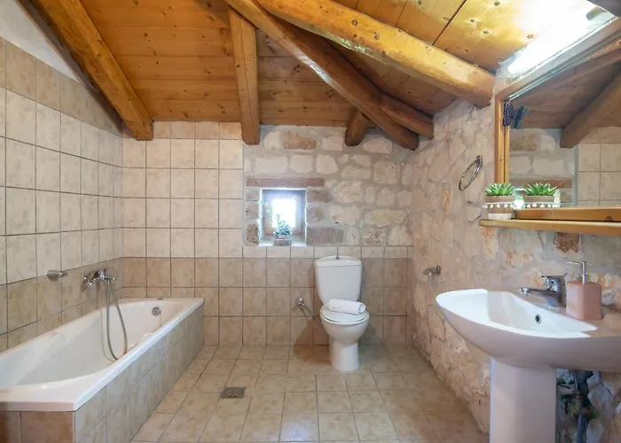 Gerakopetra Casa vacanze *